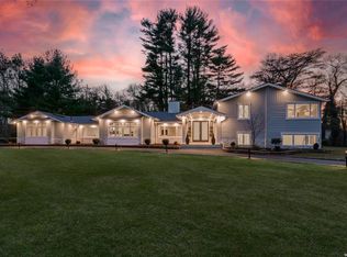 39 Fruitledge Rd, Brookville, NY 11545