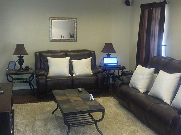 4th image of 1700 NE 52nd St