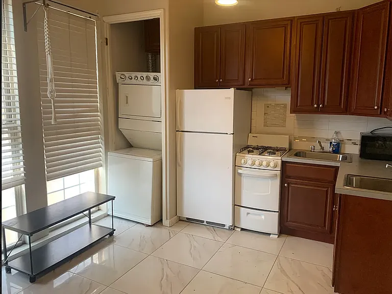293 Franklin Ave #1F — Photo 1