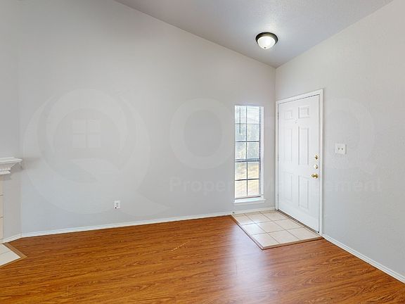 4th image of 4514 Carmel Ln