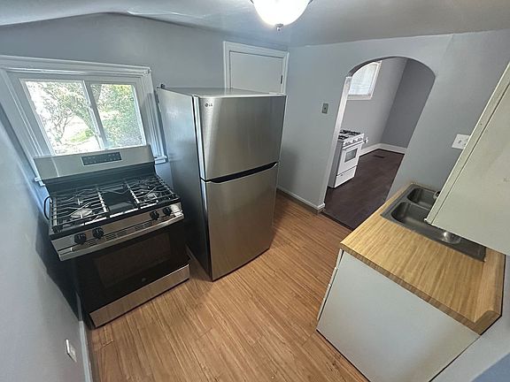 3rd image of 633-635 Weston Way #633