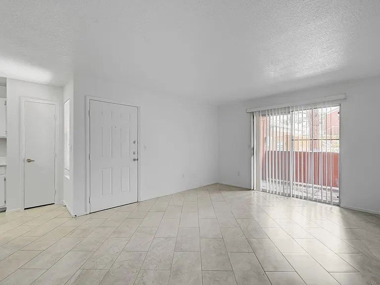 8101 W Flamingo Rd #1017-BLD3 — Photo 6