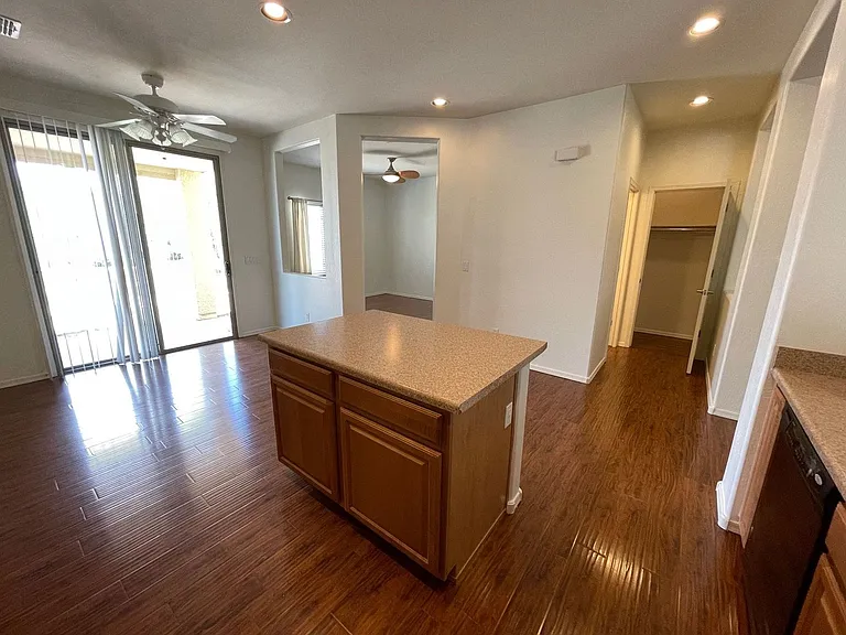 18235 N Alicia Ct — Photo 5