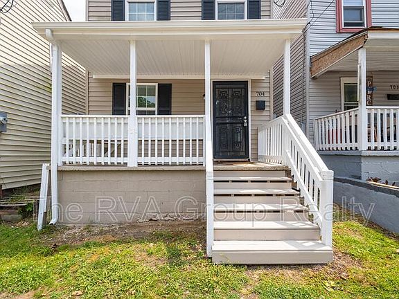 3rd image of 704 1/2 Commerce St