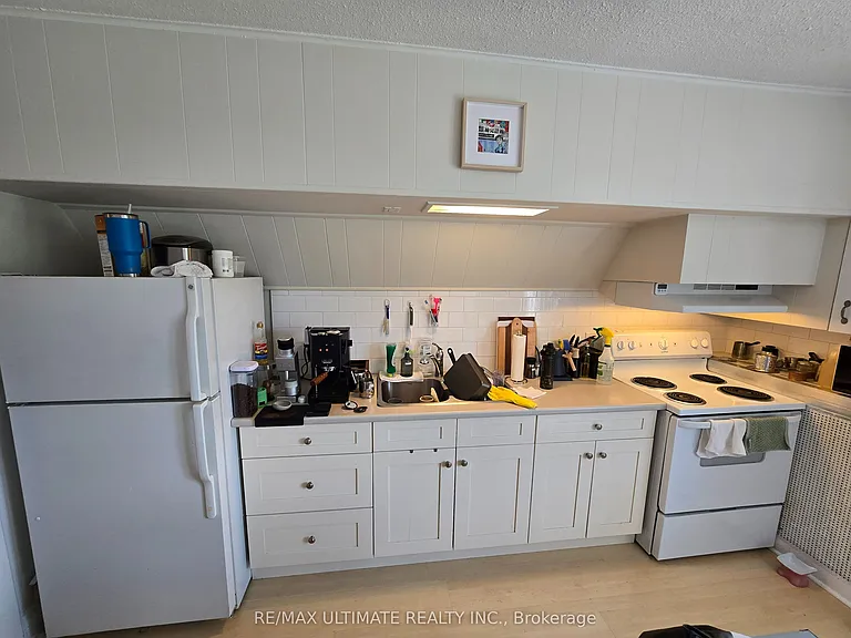 394 Sunnyside Ave #4 — Photo 7