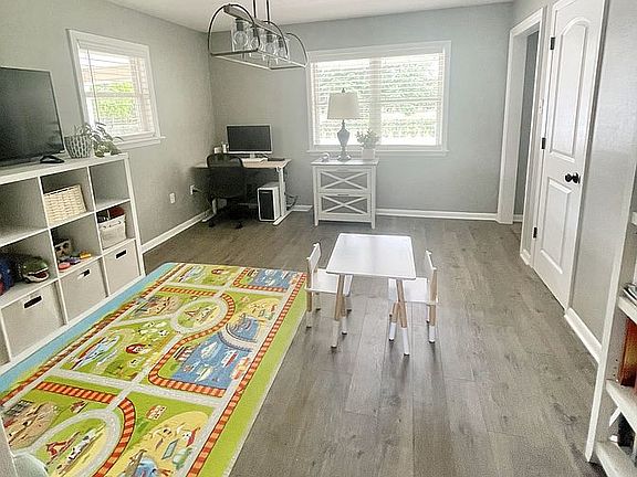 office/playroom (room 4) 