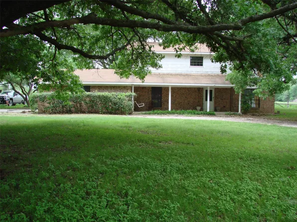 1700 Moss St, Gainesville, TX 76240