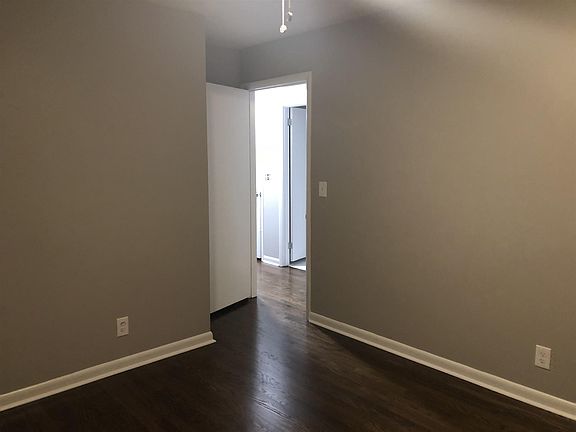 5th image of 102 Clifton St