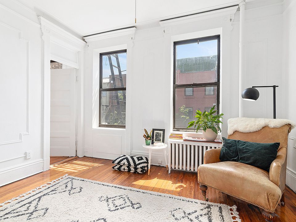 1st image of 348 E 9th St APT 10