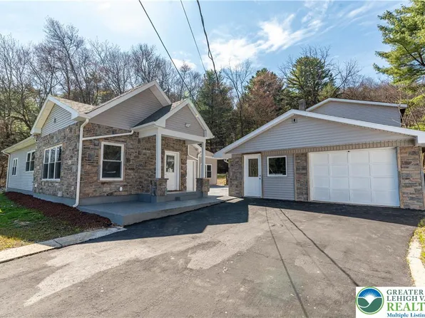 601 Fireline Rd, Palmerton, PA 18071