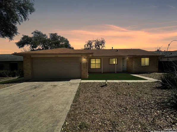 12210 BROWNSTONE ST, Live Oak, TX 78233