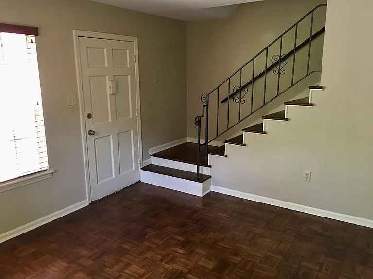714 Goodman St — Photo 10