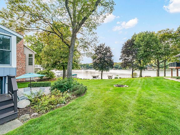 2nd image of 1569 Lake Holiday Dr