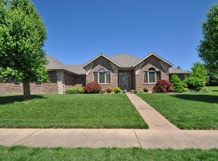 2004 N 8th Ave, Ozark, MO 65721