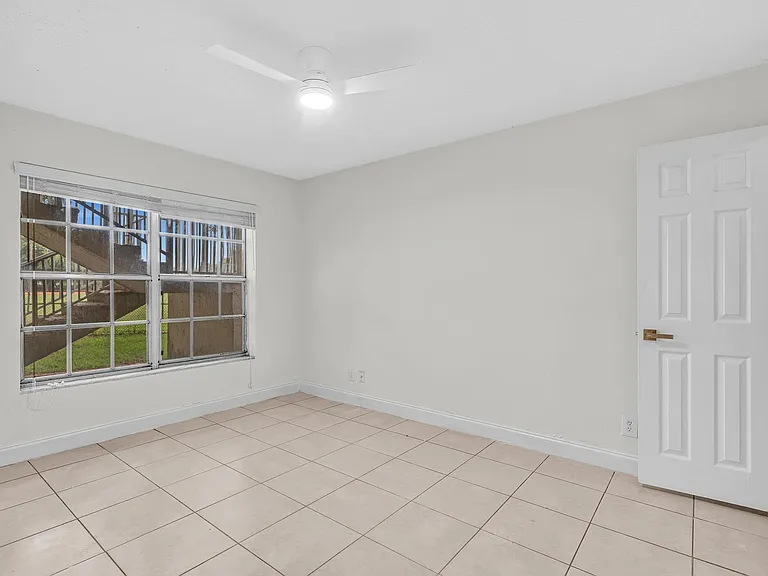 2510 Riverside Dr #2510 — Photo 25