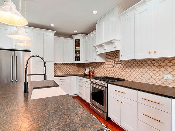 5th image of 801 W Daisy Pl