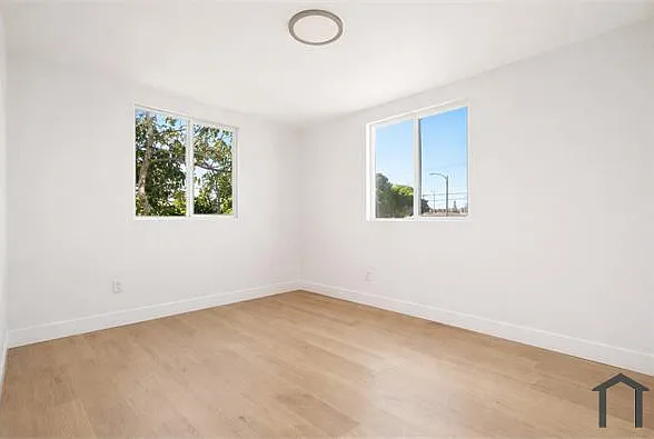 645 W 97th St — Photo 3