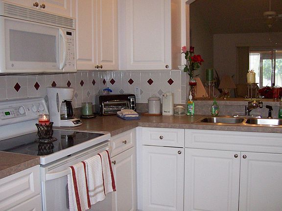 3rd image of 3451 Village Green Ct