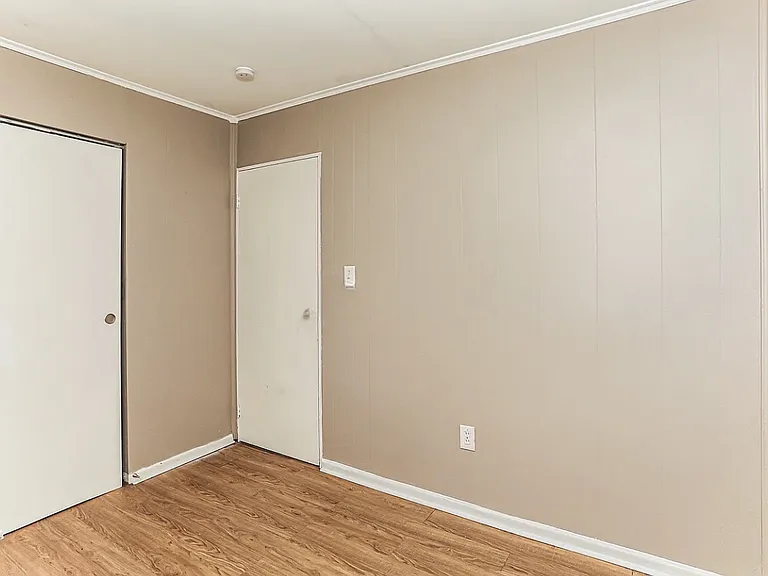 6526 W Carmen Ave — Photo 4