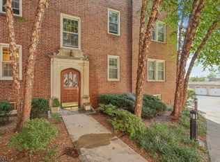 133 Summit Ave APT 40, Summit, NJ 07901