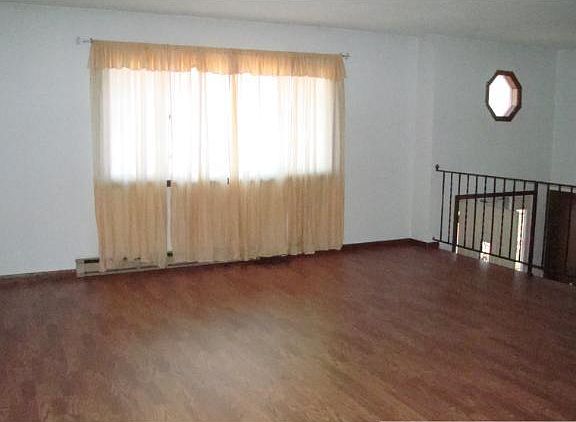 4th image of 2908 Helena Ave N