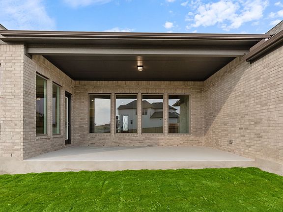 3rd image of 309 Yaklin Dr