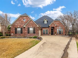 605 Trails End Ct, Hurst, TX 76054