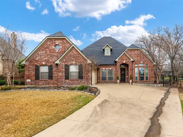 605 Trails End Ct, Hurst, TX 76054