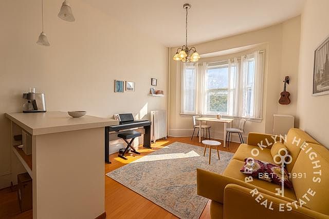 1st image of 147 Montague St APT 3