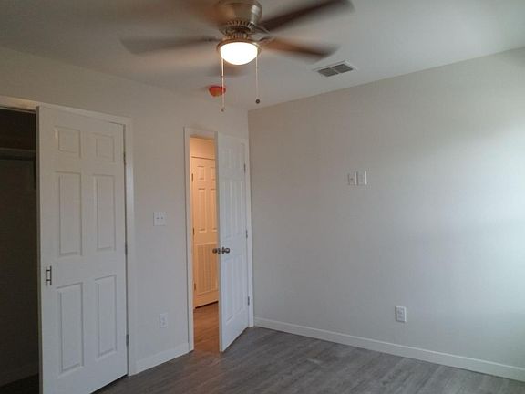5th image of 200 S Alex Ave #A2