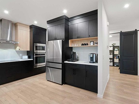 4th image of 500 NE Cranbrook Gdns SE