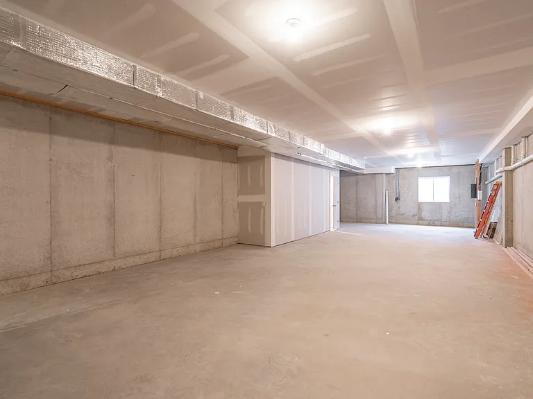 133 Garrett Ave — Photo 15