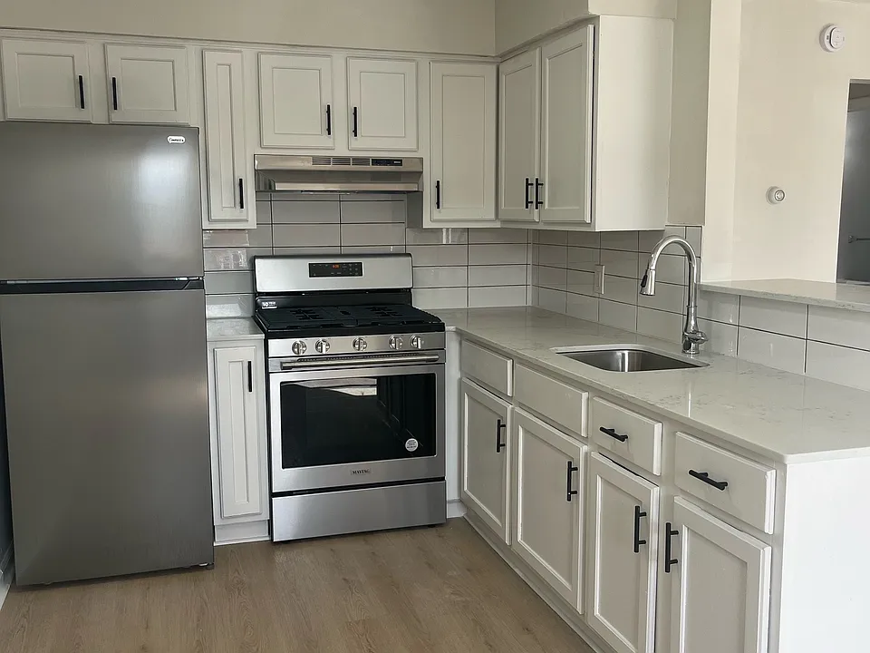 2305 Murray Ave #15