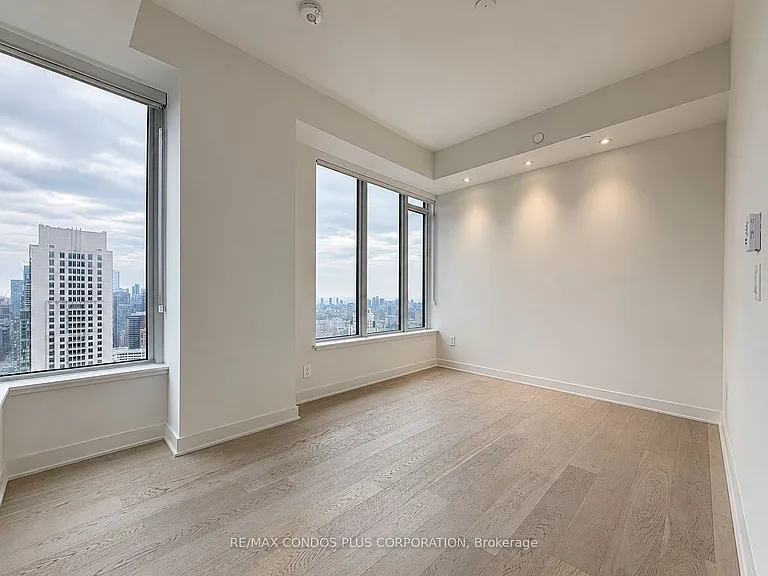 11 Yorkville Ave #3907 — Photo 18