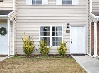 204 Pinegrove Ct, Jacksonville, NC 28546