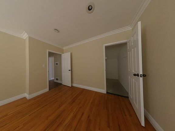 5th image of 11719 Mayfield Ave