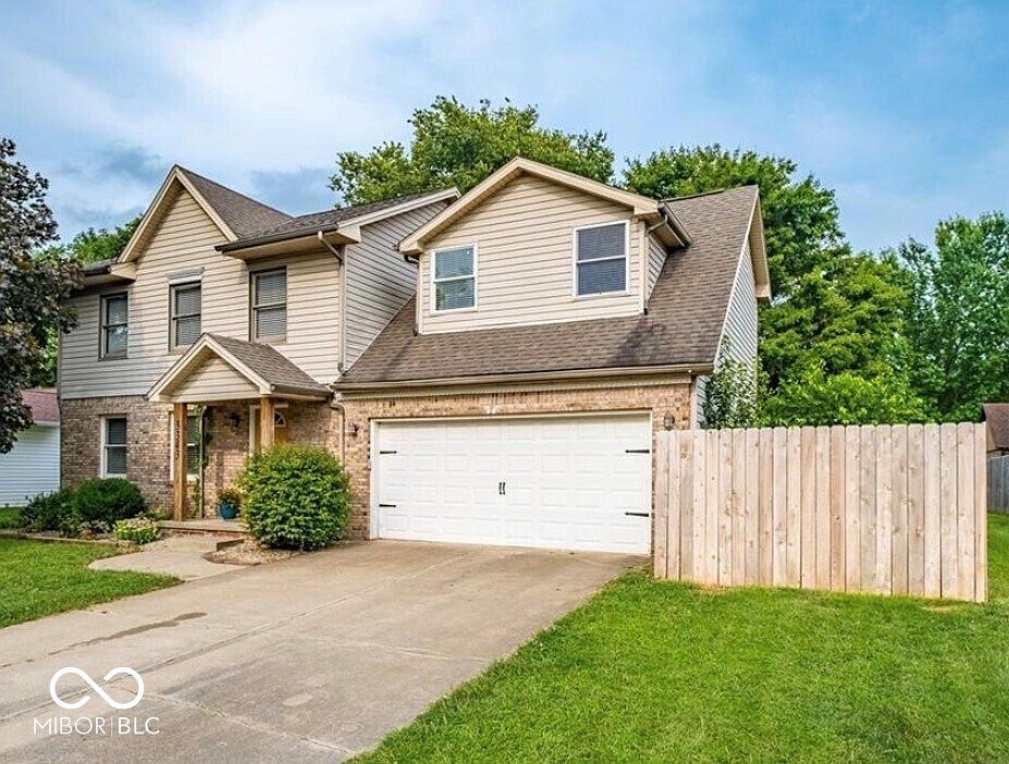 2nd image of 3343 Oldfield Ln