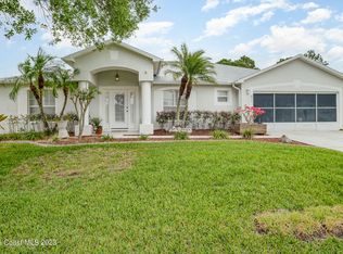 831 Koln Ct NW, Palm Bay, FL 32907