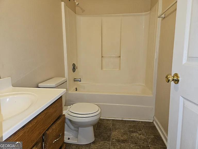 1210 Beaver Creek Dr #B — Photo 8
