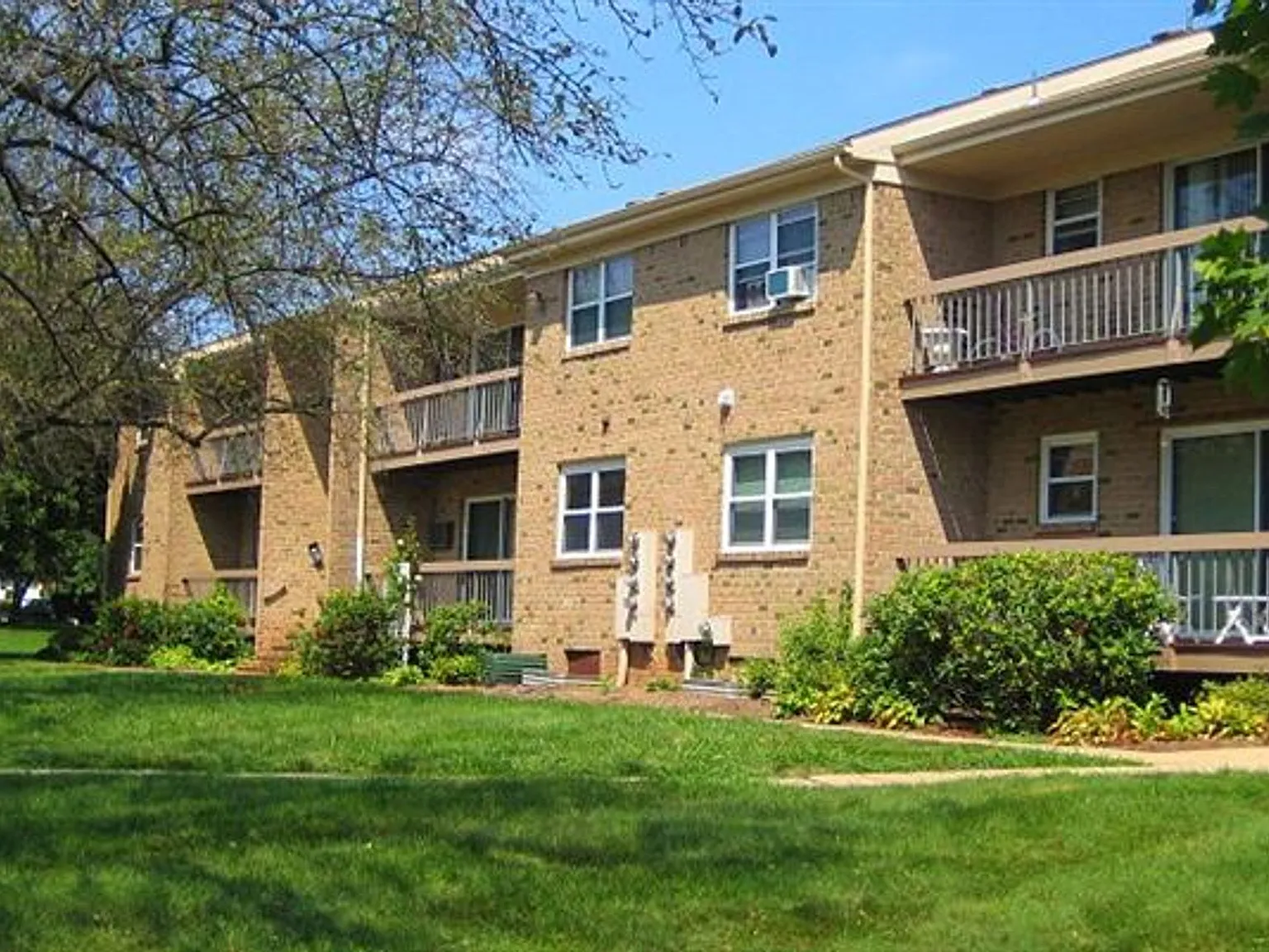Kimberwyck Village Apartments — Photo 2