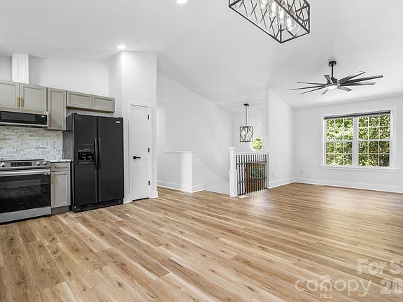 4th image of 4362 Calico Rd