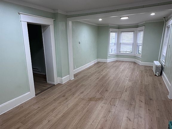 2nd image of 302 Squires Ave