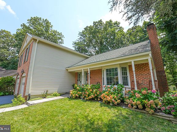 3rd image of 6404 Essex Ct