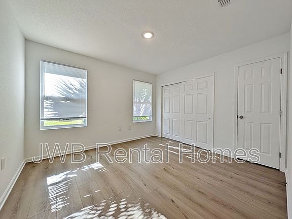 5th image of 1525 Francis St