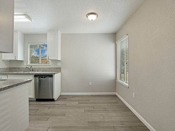 4th image of 3435 Pacific Ave APT 3