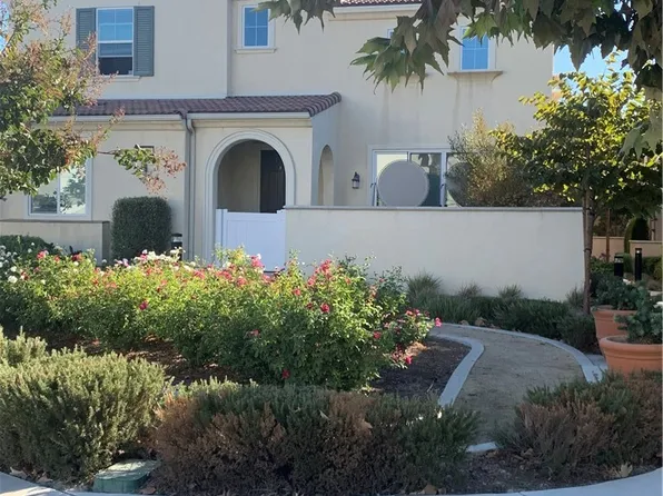 7049 Montecito Ln, Eastvale, CA 92880