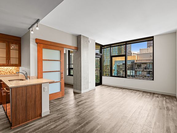 4th image of 2121 6th Ave #S0314
