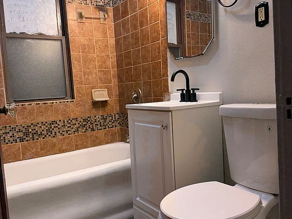 4th image of 4624 N 30th St #740B74190