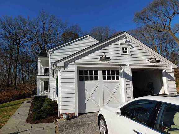 4th image of 1 Fiddlers Green Dr
