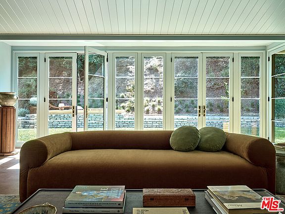 4th image of 2633 Mandeville Canyon Rd